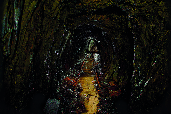 Banner Bergwerk, Tunnel alt 360 cm x 240 cm